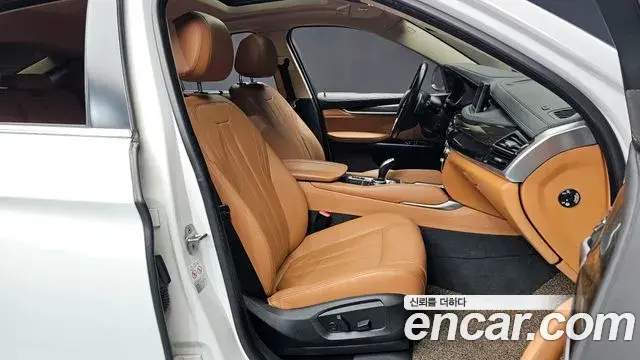 BMW X6 2018 — Photo 10/34