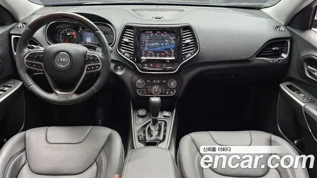 Jeep Cherokee 2021 — ფოტო 29/35