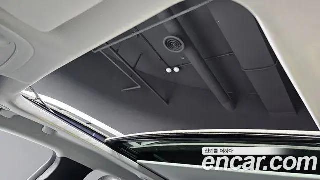 Jeep Cherokee 2021 — ფოტო 28/35