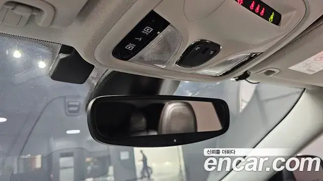 Jeep Cherokee 2021 — ფოტო 18/35