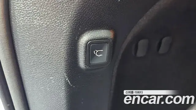 Jeep Cherokee 2021 — ფოტო 26/35
