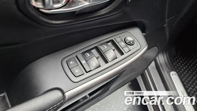 Jeep Cherokee 2021 — ფოტო 11/35