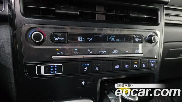 Hyundai Staria 2026 — Şəkil 25/34