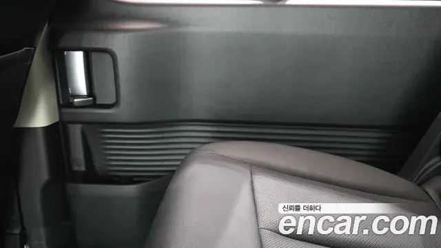 Hyundai Staria 2026 — Şəkil 13/34