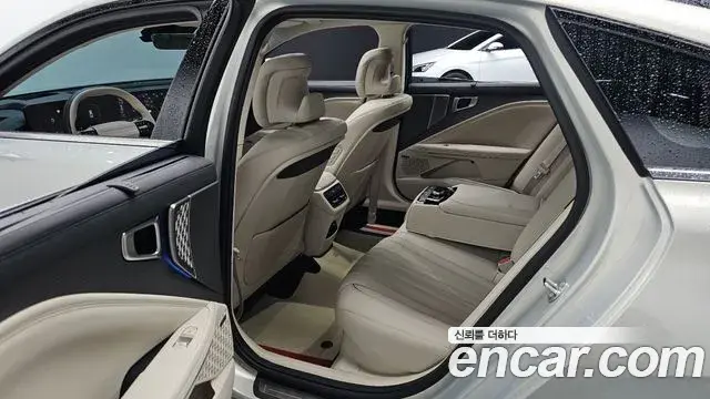 Kia K8 2025 — Şəkil 19/36