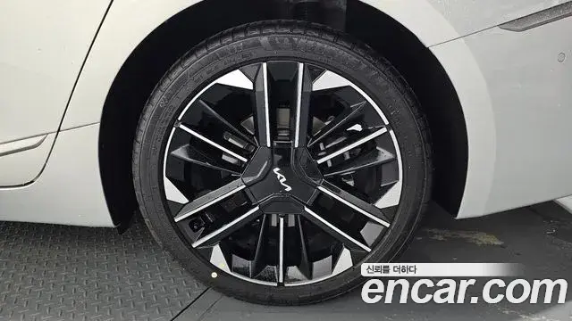 Kia K8 2025 — Şəkil 18/36