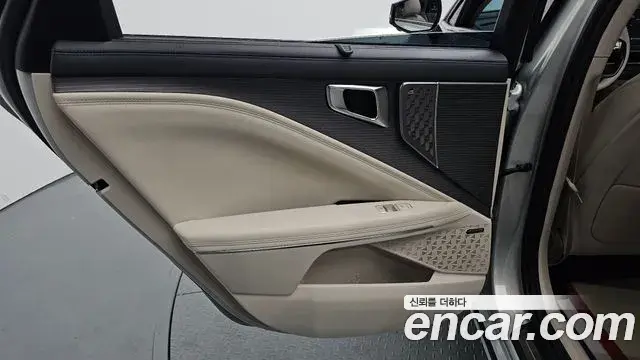 Kia K8 2025 — Şəkil 31/36