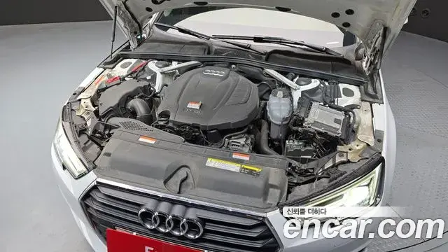 Audi A4 2019 — Фото 6/20