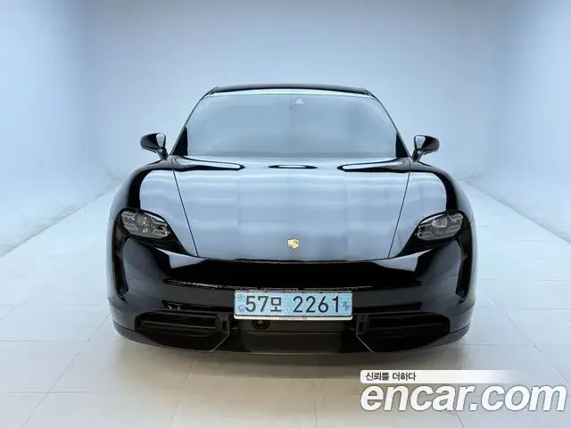 Porsche Taycan 2021 — Photo 4/20