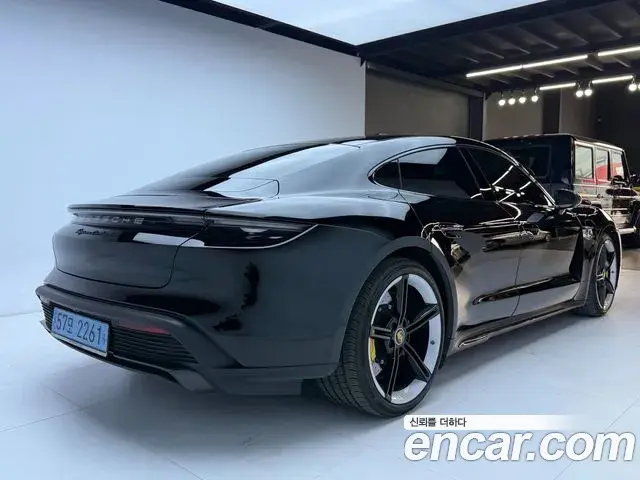 Porsche Taycan 2021 — Photo 7/20