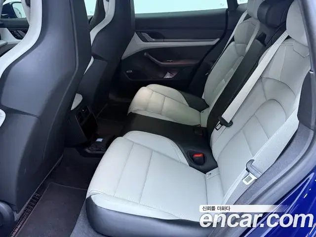 Porsche Taycan 2021 — Photo 13/20