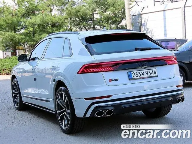 Audi SQ8 2020 — Photo 8/20