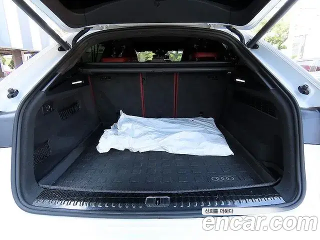 Audi SQ8 2020 — Photo 4/20