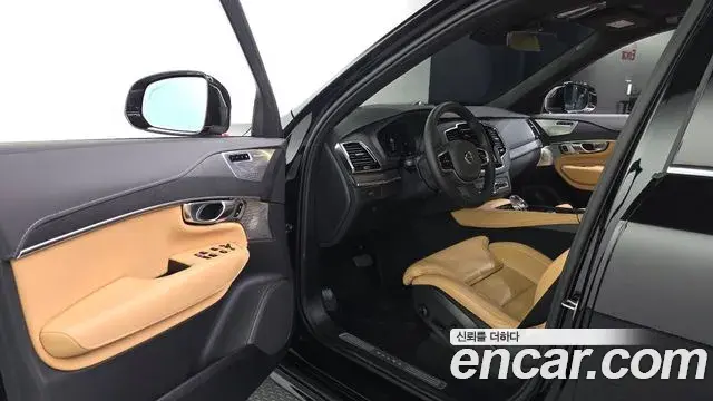 Volvo XC90 2024 — Photo 13/35
