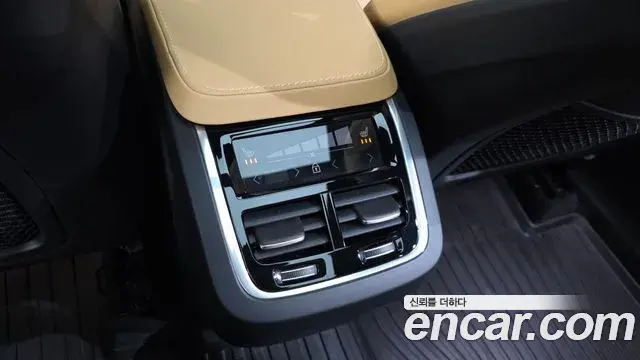 Volvo XC90 2024 — Photo 12/35