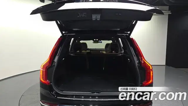 Volvo XC90 2024 — Photo 24/35