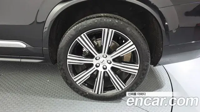 Volvo XC90 2024 — Photo 15/35