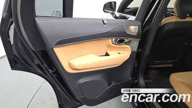 Volvo XC90 2024 — Photo 20/35