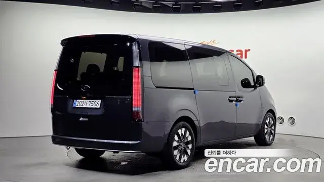 Hyundai Staria 2022 — Фото 2/20