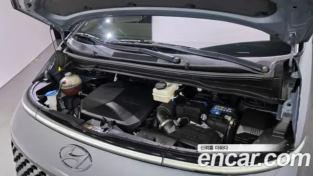 Hyundai Staria 2022 — Фото 6/20