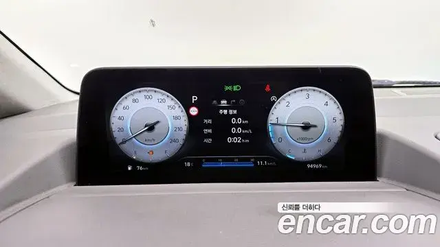 Hyundai Staria 2022 — Фото 8/20