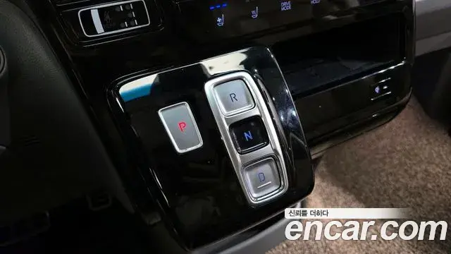 Hyundai Staria 2022 — Фото 9/20