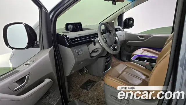 Hyundai Staria 2022 — Фото 10/20