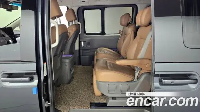 Hyundai Staria 2022 — Фото 11/20