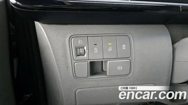 Hyundai Staria 2022 — Фото 13/20