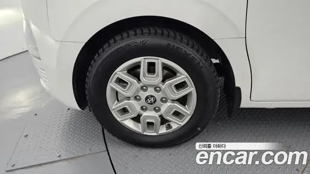 Hyundai Staria 2025 — Şəkil 18/20