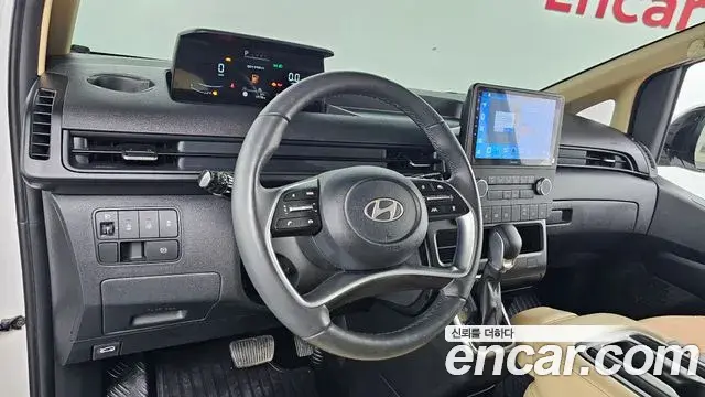 Hyundai Staria 2025 — Şəkil 8/20