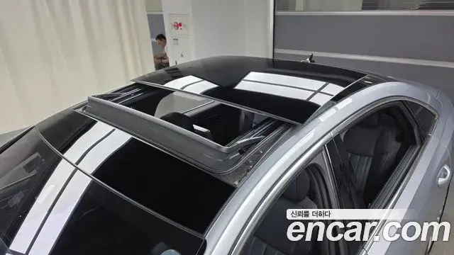 Audi A8 2021 — Photo 11/20