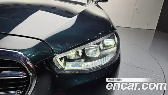 Mercedes-Benz S-Class 2021 — Photo 16/33