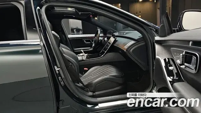Mercedes-Benz S-Class 2021 — Photo 25/33