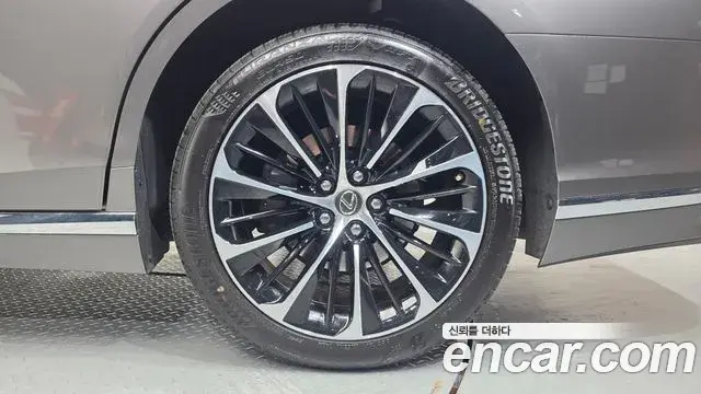 Lexus LS500 2021 — Photo 21/34
