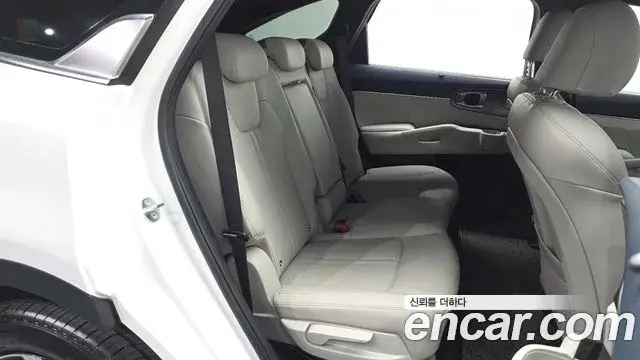 Kia Sorento 2022 — Şəkil 17/20