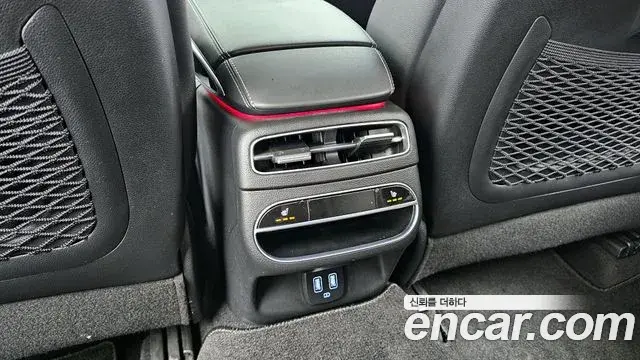Genesis GV70 2021 — Şəkil 9/30