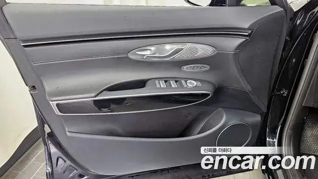 Genesis GV70 2021 — Şəkil 21/30