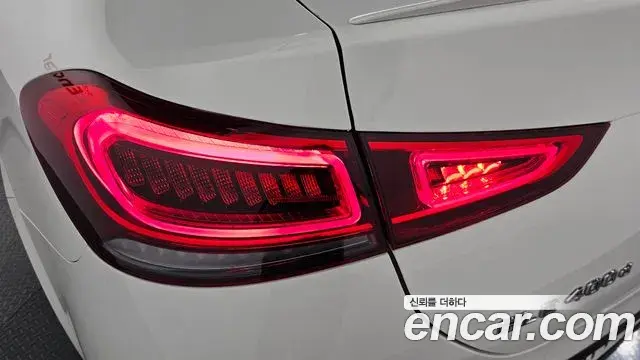 Mercedes-Benz GLE-Class 2023 — Şəkil 7/33