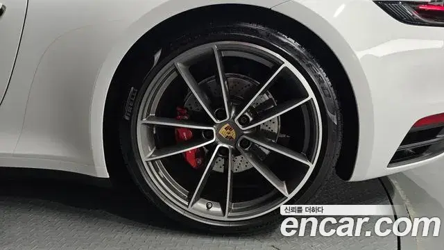 Porsche 911 2021 — Şəkil 8/31