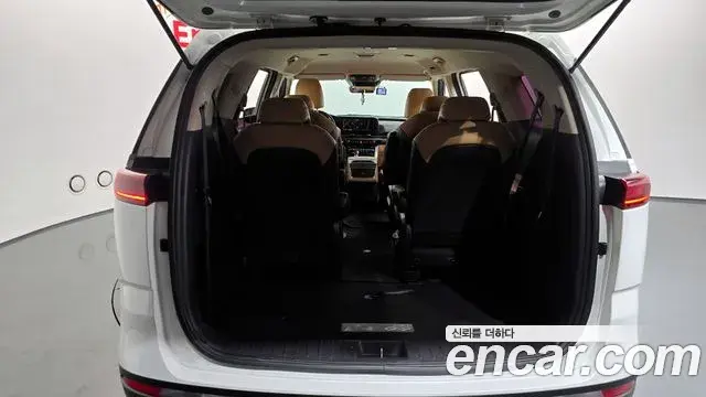 Kia Carnival 2020 — Фото 17/20