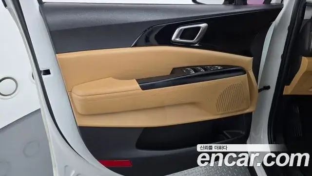 Kia Carnival 2020 — ფოტო 4/31