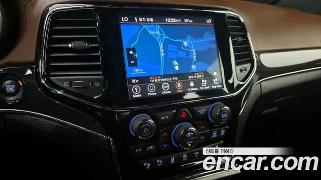 Jeep Grand Cherokee 2020 — Şəkil 16/20