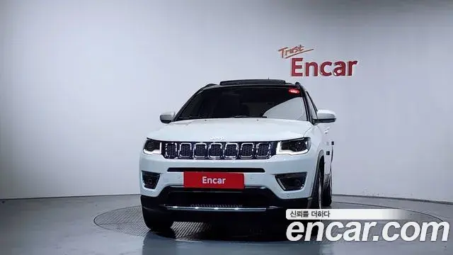 Jeep Compass 2021 — Фото 2/20