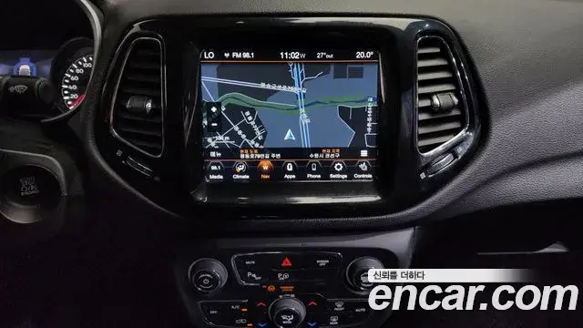Jeep Compass 2021 — Фото 13/20