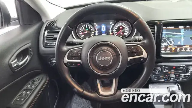 Jeep Compass 2021 — Фото 14/20