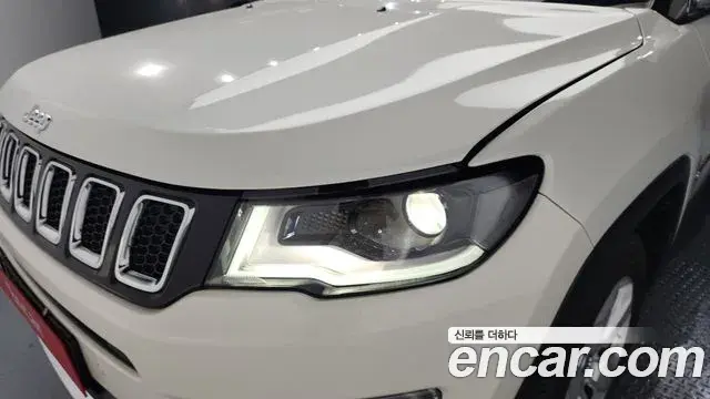 Jeep Compass 2021 — Şəkil 14/36