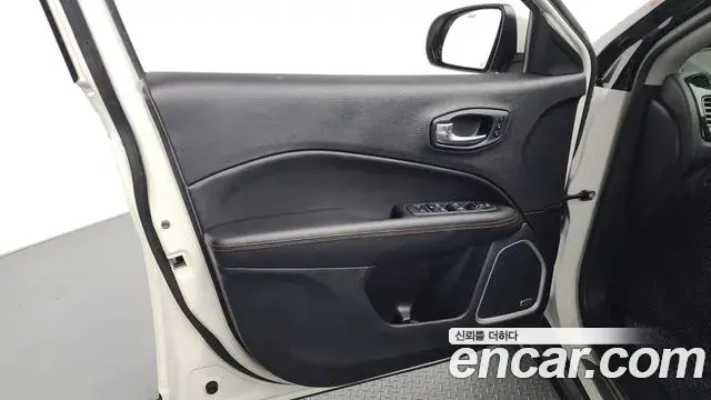 Jeep Compass 2021 — Şəkil 34/36