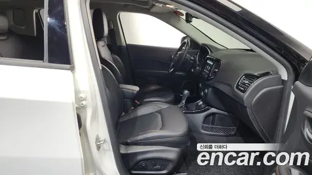 Jeep Compass 2021 — Şəkil 7/36