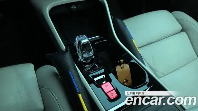 Volvo XC40 2023 — Photo 12/31